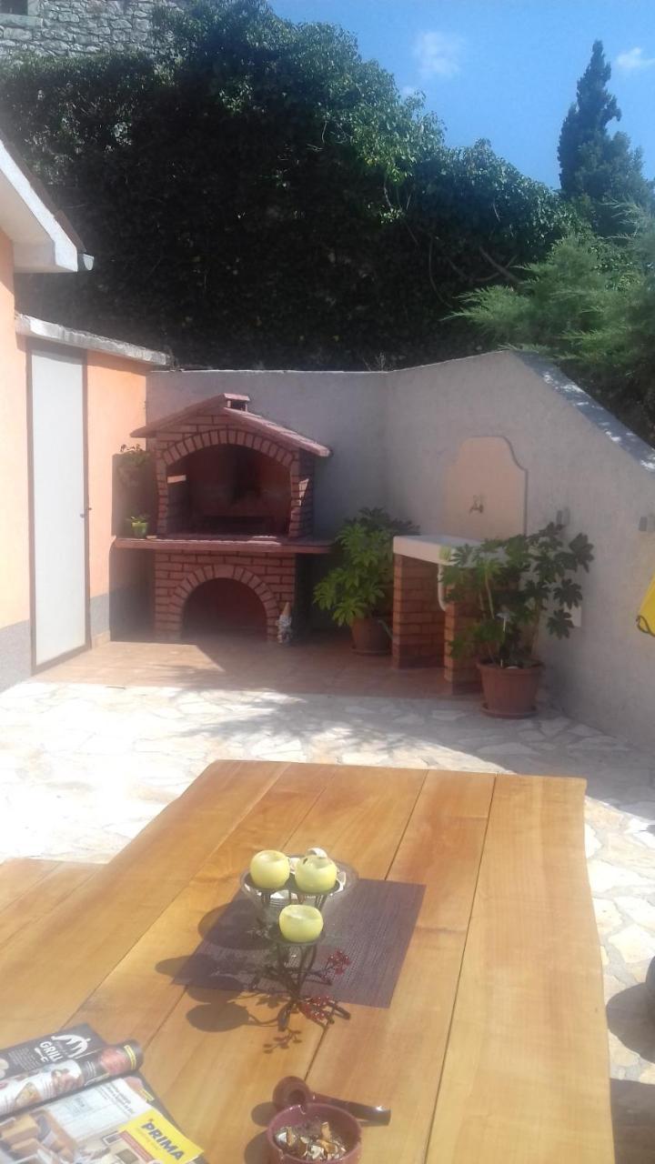 Holiday Home Izabela Kršan Exterior foto