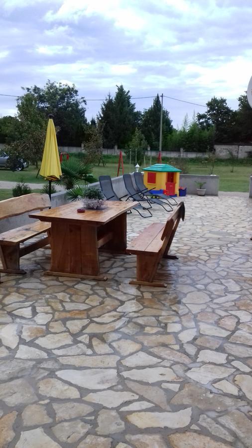 Holiday Home Izabela Kršan Exterior foto